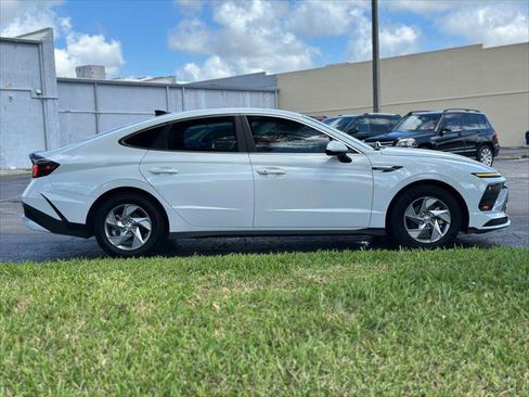 Used 2025 Hyundai Sonata SE FWD image 9