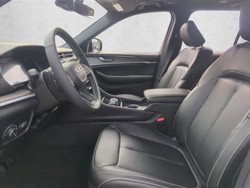 New 2025 Jeep Grand Cherokee Limited image 4