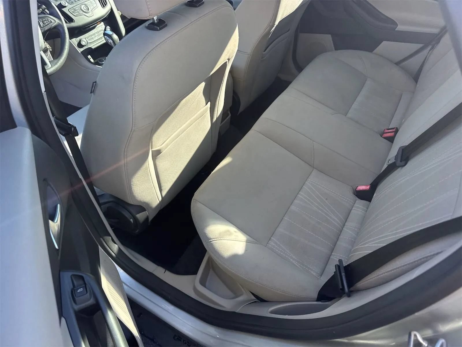 Used 2016 Ford Focus SE FWD image 4