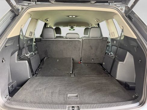 Used 2025 Volkswagen Atlas SE FWD image 29