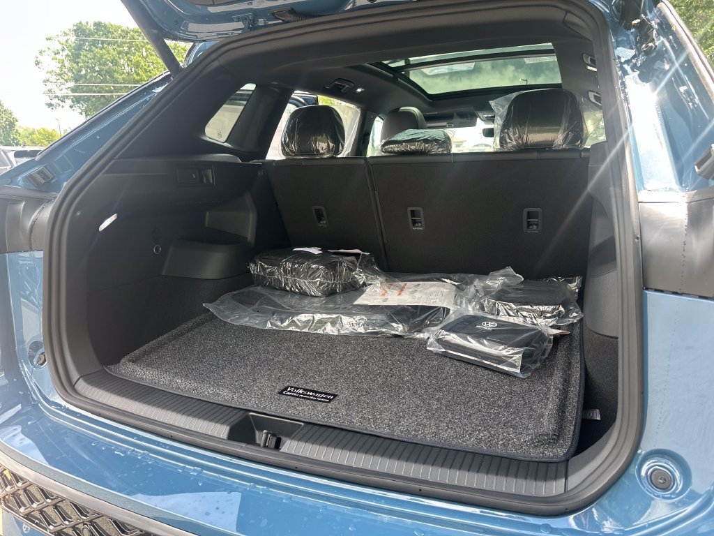 New 2026 Volkswagen Tiguan SE R-Line AWD/4WD image 19