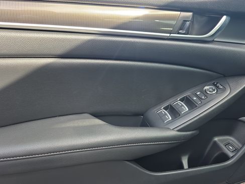Used 2020 Honda Accord Sport image 16