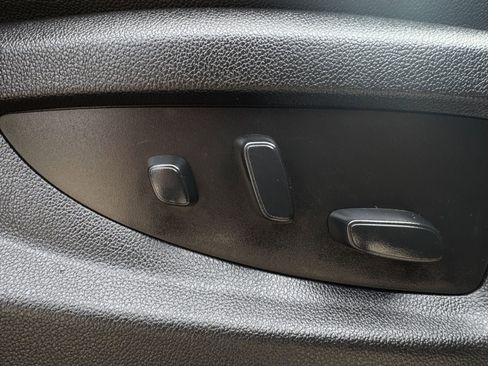 Used 2020 Chevrolet Suburban LT image 27