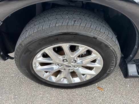 Used 2016 Ford Expedition Limited image 12