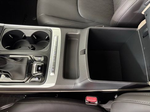 New 2026 Kia Carnival EX FWD image 32