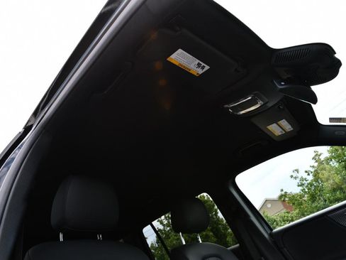 Used 2024 Mercedes-Benz GLB 250 image 35