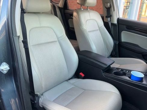 Used 2022 Honda Civic Touring image 8