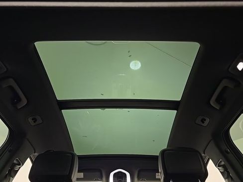 Certified 2022 Porsche Macan S AWD/4WD image 14