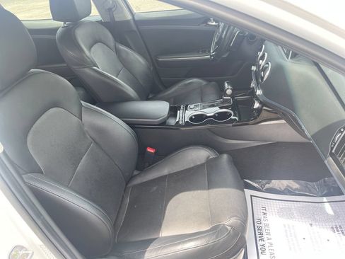 Used 2018 Kia Stinger RWD image 15