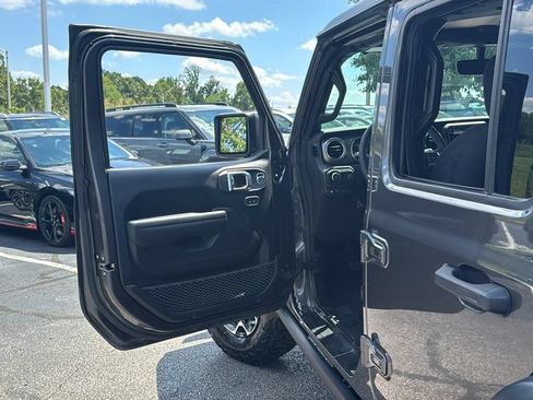 Used 2023 Jeep Wrangler Unlimited Rubicon 4xe AWD/4WD image 14