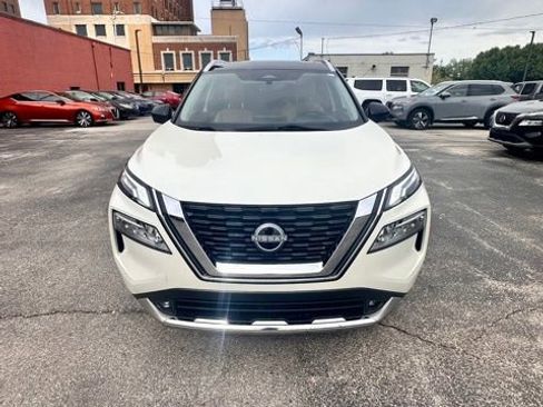 Certified 2022 Nissan Rogue Platinum w/ Head-Up Display Package image 2