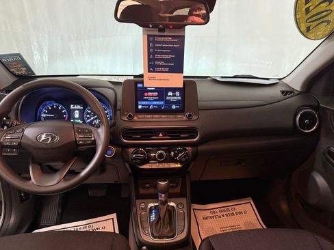 Certified 2022 Hyundai Kona SEL image 2