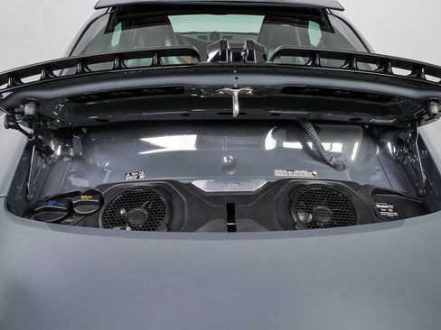 Certified 2025 Porsche 911 Carrera RWD image 29