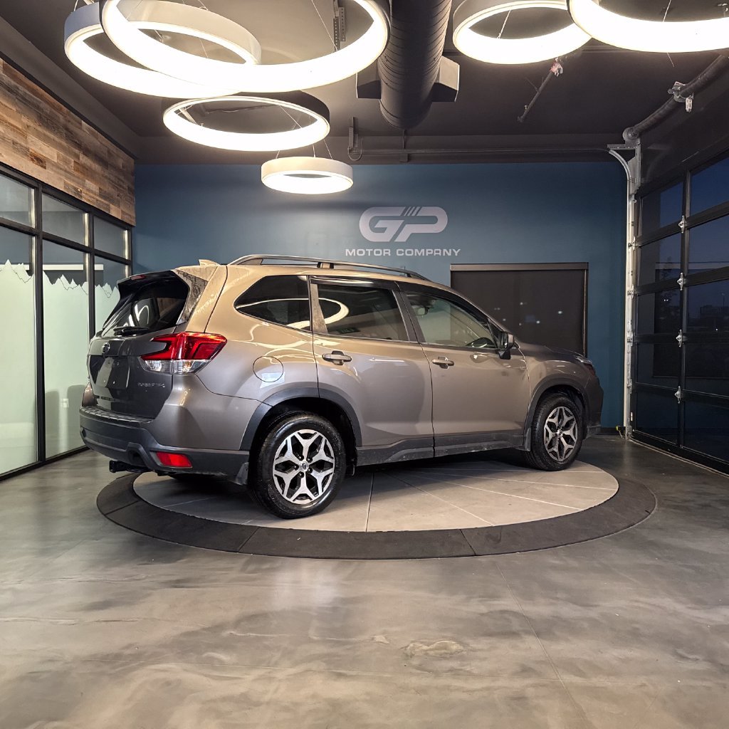 Used 2021 Subaru Forester Premium AWD/4WD image 3