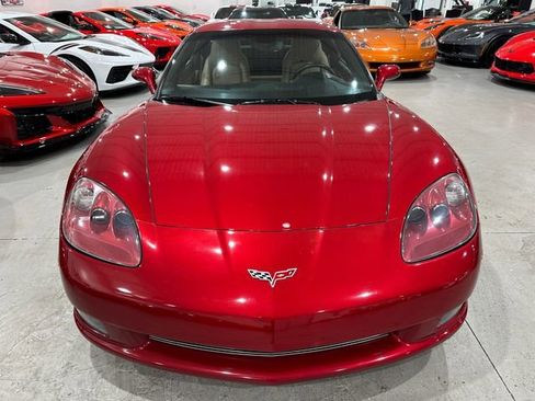 Used 2005 Chevrolet Corvette Coupe w/ Preferred Equipment Group RWD image 7