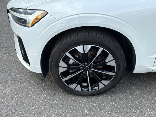 Certified 2026 Volvo XC60 B5 Plus AWD/4WD image 8