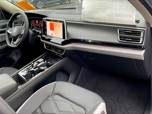New 2026 Volkswagen Atlas Peak Edition AWD/4WD image 10