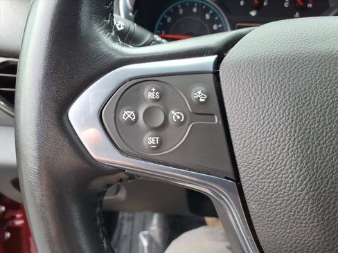 Used 2022 Chevrolet Traverse LT image 17