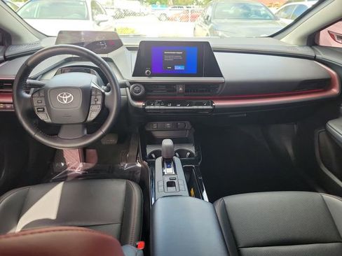 Used 2025 Toyota Prius Plug-In Hybrid image 9