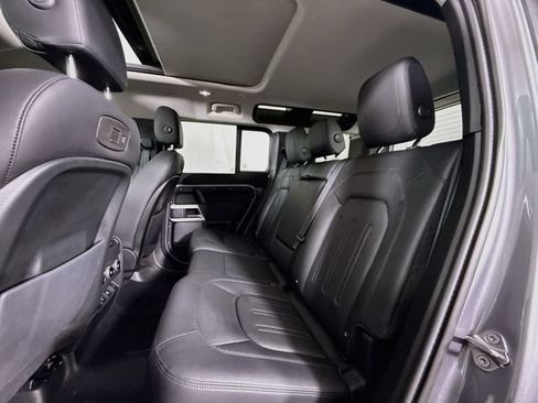 Used 2021 Land Rover Defender 110 SE AWD/4WD image 24
