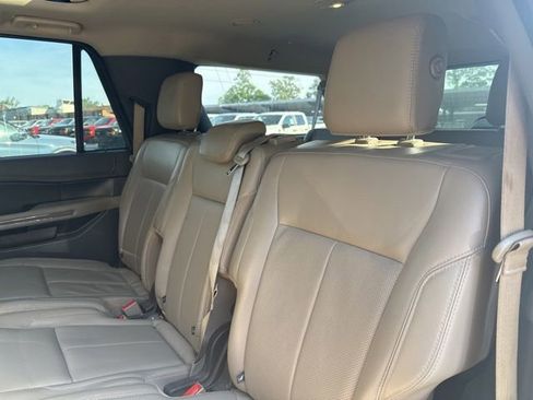 Used 2020 Ford Expedition Max XLT w/ Equipment Group 202A AWD/4WD image 11