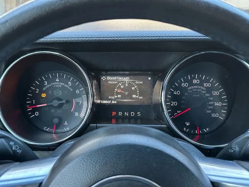 Used 2015 Ford Mustang Coupe RWD image 4