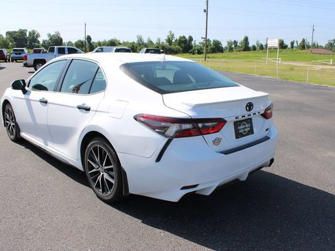 Used 2024 Toyota Camry SE FWD image 7