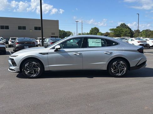 New 2026 Hyundai Sonata SEL FWD image 2