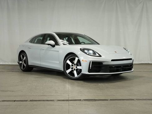 New 2025 Porsche Panamera 4 image 9