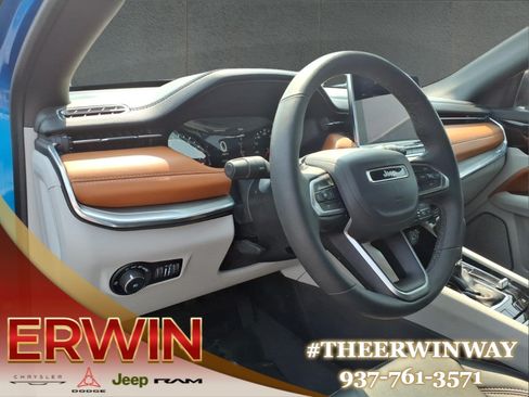 Used 2023 Jeep Compass Limited AWD/4WD image 14
