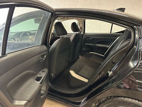 Used 2021 Nissan Versa SV image 9