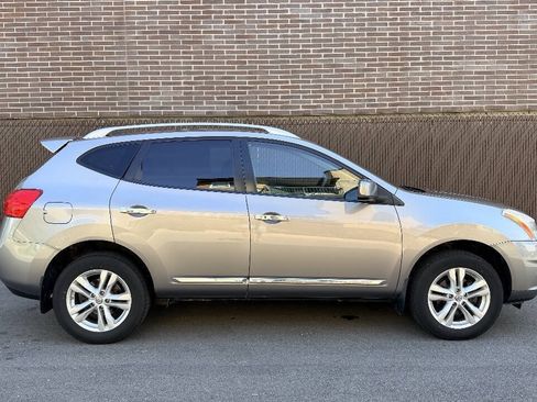 Used 2012 Nissan Rogue SV w/ Premium Pkg AWD/4WD image 2
