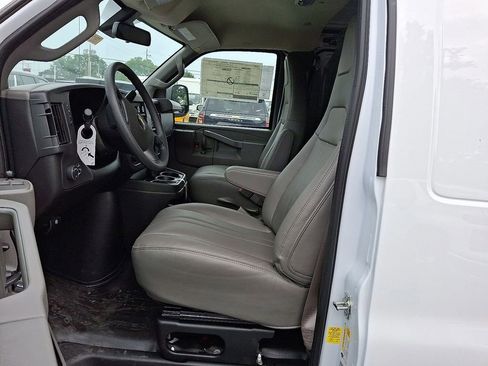 New 2025 Chevrolet Express 3500 w/ Driver Convenience Package image 6