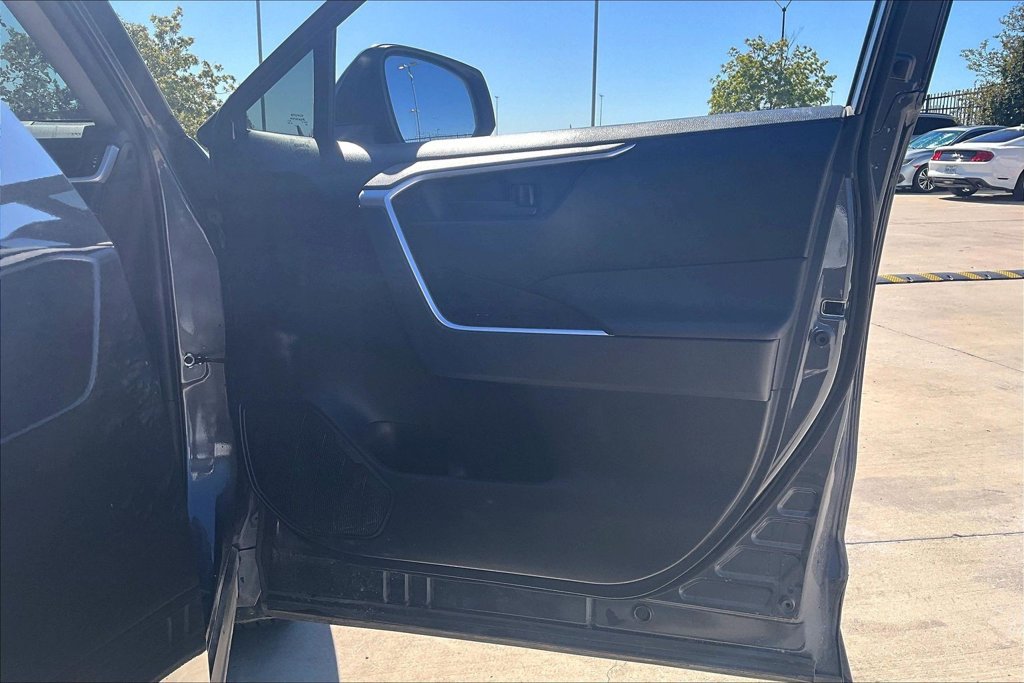 Used 2023 Toyota RAV4 LE FWD image 21
