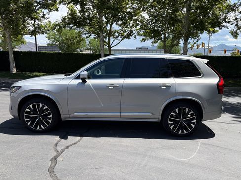 Used 2025 Volvo XC90 B6 Plus AWD/4WD image 11