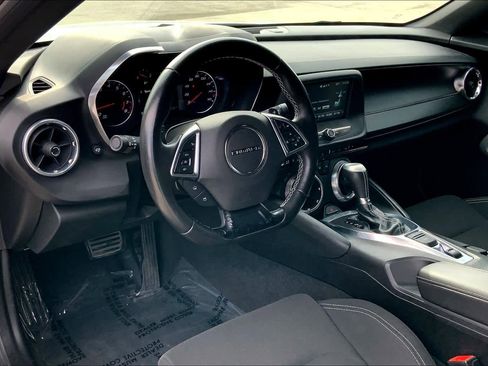 Used 2018 Chevrolet Camaro LT RWD image 17