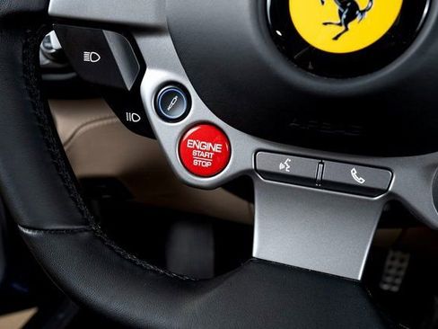 Certified 2019 Ferrari Portofino image 39