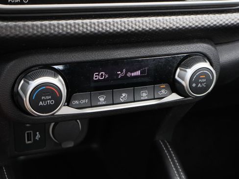 Used 2018 Nissan Kicks SV FWD image 17