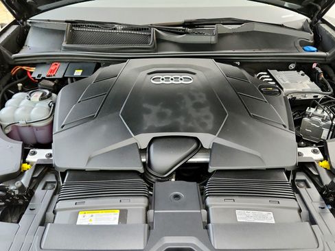 Used 2022 Audi Q8 Premium Plus AWD/4WD image 29