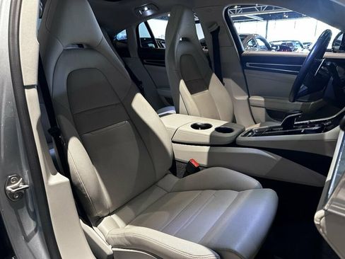 Used 2023 Porsche Panamera image 34