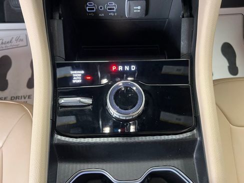 Used 2024 Jeep Grand Cherokee Limited image 11