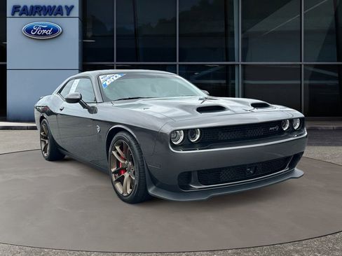 Used 2023 Dodge Challenger SRT Hellcat RWD image 3