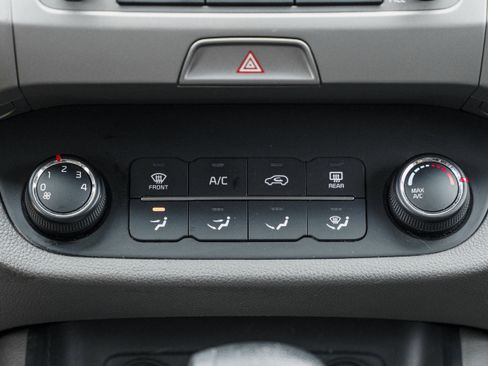 Used 2016 Kia Sportage LX image 12