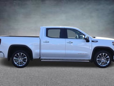 Used 2023 GMC Sierra 1500 Denali AWD/4WD image 2