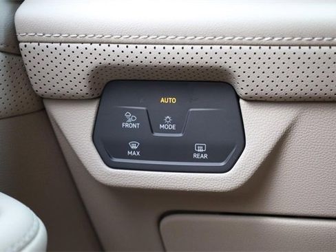 New 2026 Volkswagen Atlas SE image 22