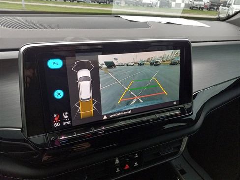 Used 2024 Volkswagen Atlas Cross Sport SE w/ Panoramic Sunroof Package image 20