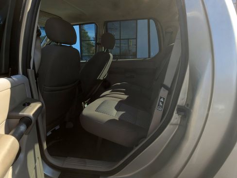 Used 2003 Ford Explorer Sport Trac XLT image 34