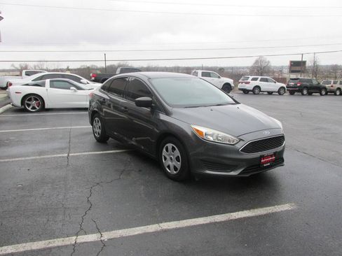 Used 2018 Ford Focus S FWD image 5