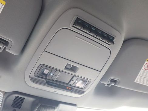 Used 2025 Ford F250 XLT w/ FX4 Off-Road Package image 21