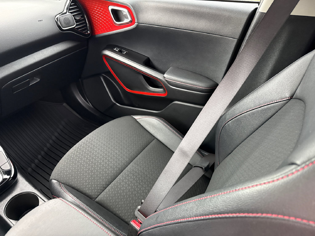 Used 2025 Kia Soul GT-Line FWD image 16